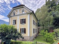 Elegante Wohnung in historischer Villa mit privatem Garten 2