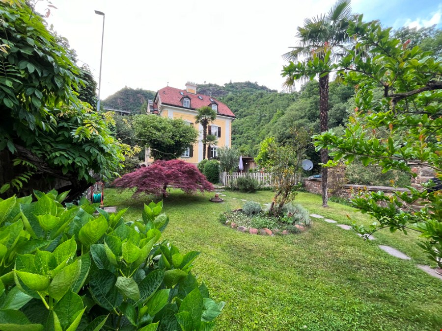 Großzügige Maisonettewohnung mit Garten und Panoramablick