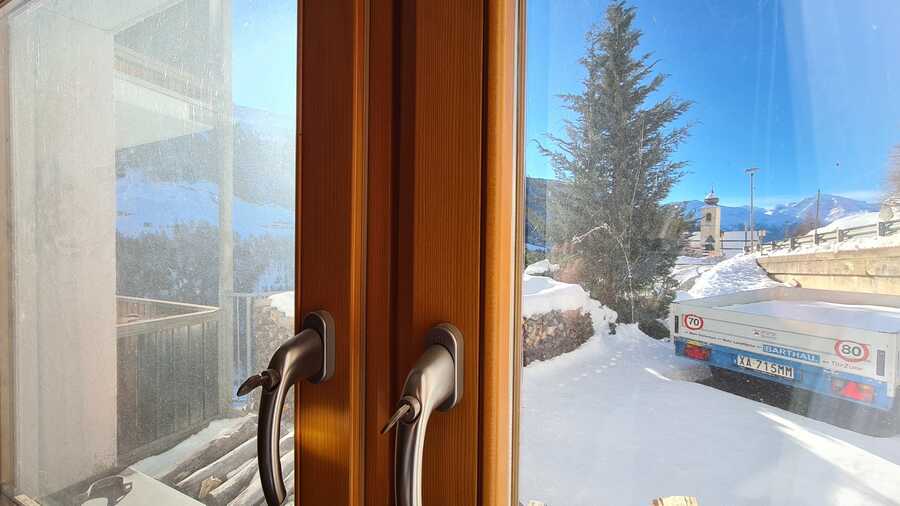 Helle Wohnung mit Terrasse & Garten mit wunderschöner Aussicht in Mat 3