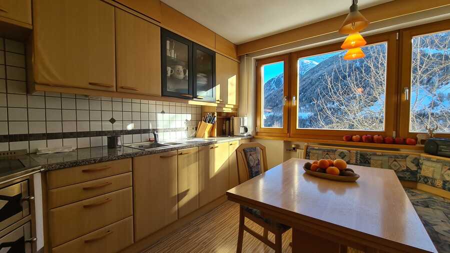 Helle Wohnung mit Terrasse & Garten mit wunderschöner Aussicht in Mat 5