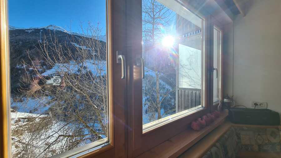 Helle Wohnung mit Terrasse & Garten mit wunderschöner Aussicht in Mat 7