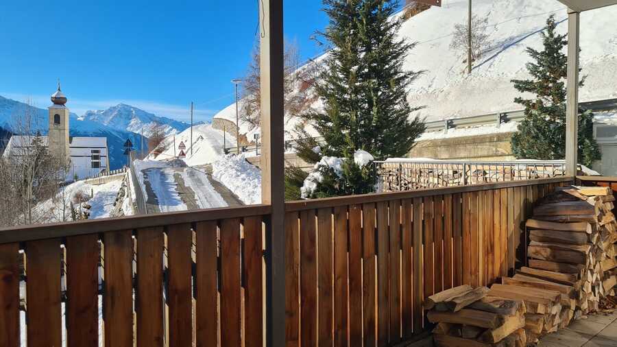 Helle Wohnung mit Terrasse & Garten mit wunderschöner Aussicht in Mat 9